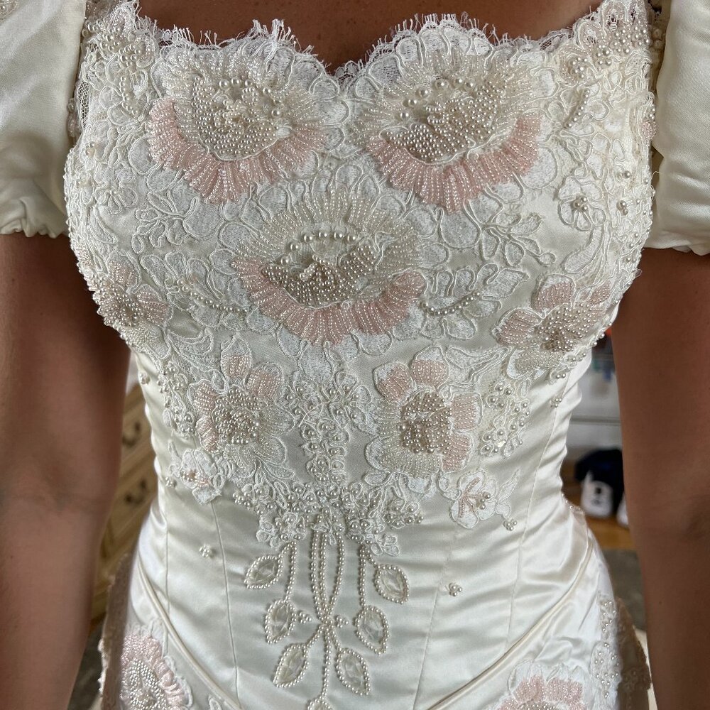 Priscilla of Boston Wedding Gown Satin Gorgeous Perfect Condition
